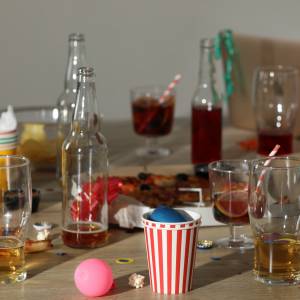 Włamali się do mieszkania, bo chcieli przedłużyć imprezę