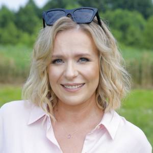 Koniec z Marysią z "Pierwszej Miłości"? Zaskakująca metamorfoza Anety Zając. Nie poznacie jej! [ZDJĘCIA]