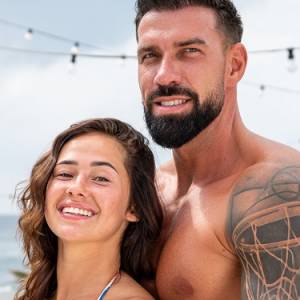 Karolina z "Love Island 8" pokazała, jak spędza czas bez Bartka. Obok niej: inny uczestnik show!