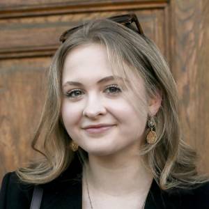 Sonia Szyc jest bardzo podobna do ojca! Córka Borysa Szyca pojawiła się na premierze swojego debiutanckiego filmu 