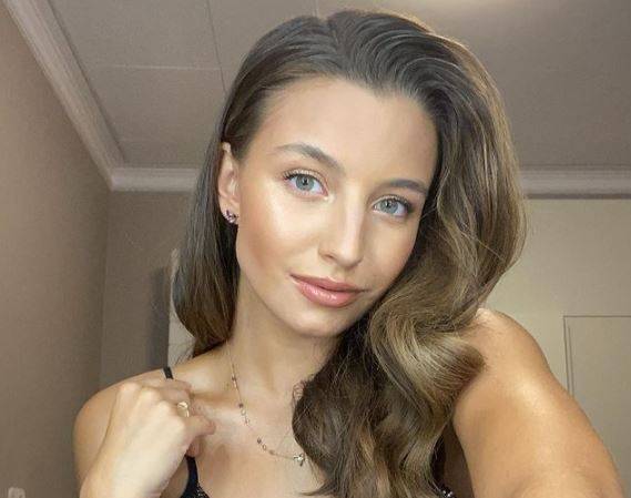 Julia Wieniawa w karbowanych włosach zachwyca internautów. "Nie mogę się napatrzeć!"