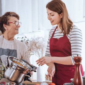 Zupa, która rozgrzewa lepiej niż koc! Sprawdź, jak zrobić domowy żurek