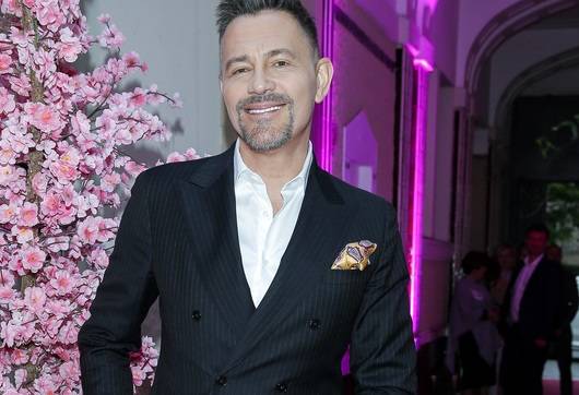 Krzysztof Ibisz zabrał syna na wakacje. Urocze kadry podbijają serca internautów                                             