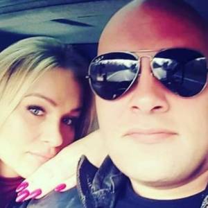 Dominik Abus z synkiem. "Zakręcony jak tata"! Bohater "Gogglebox" pokazał urocze kadry z maluchem