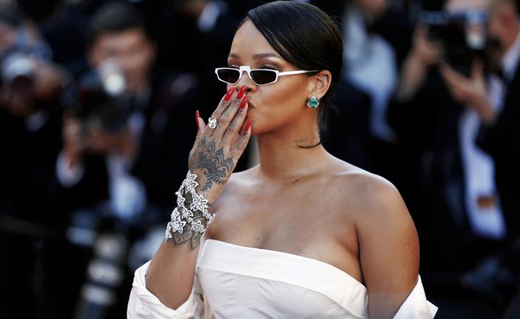 Nowy singiel Rihanny ujrzał światło dzienne! Piosenkarka wraca po 6 latach! 