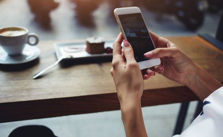 Facebook i Instagram walczą z fake newsami. Będą ukrywane zdjęcia z Photoshopa 