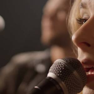 Filmowy przebój "Shallow" w polskiej wersji [WIDEO]