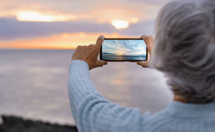 Zespół zachodzącego słońca- kogo dotyka i jak go leczyć?