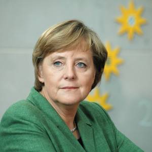 Angela Merkel na koniu! Powstała oryginalna rzeźba przedstawiająca kanclerz Niemiec [FOTO]
