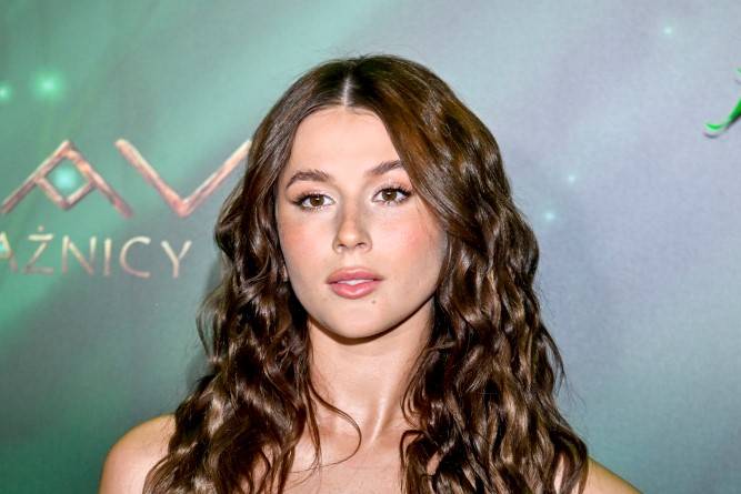 Roksana Węgiel zapozowała w bikini. Chwali się zbiorami owoców. Fani krytykują [FOTO]