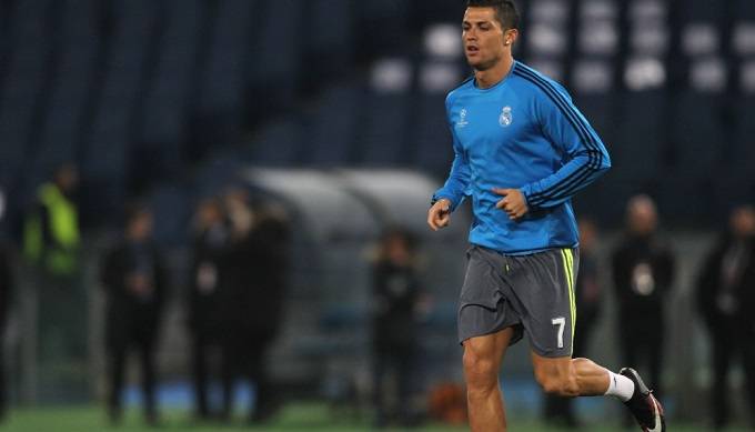 Cristiano Ronaldo wrócił do czasów młodości? Nowa fryzura zaskoczyła fanów!