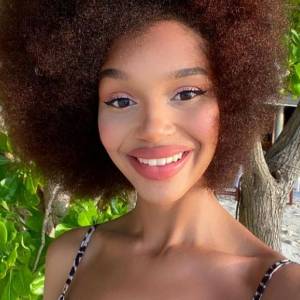 Finalistka "Top Model" rozpala zmysły internautów! Nicole Akonchong pozuje w skąpym bikini [FOTO]