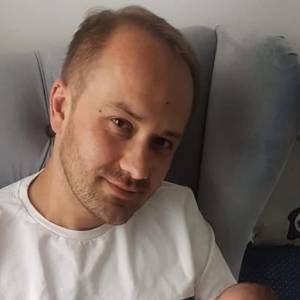 Adrian ze „Ślubu od pierwszego wejrzenia” w szpitalu. Zamieścił nowy komentarz