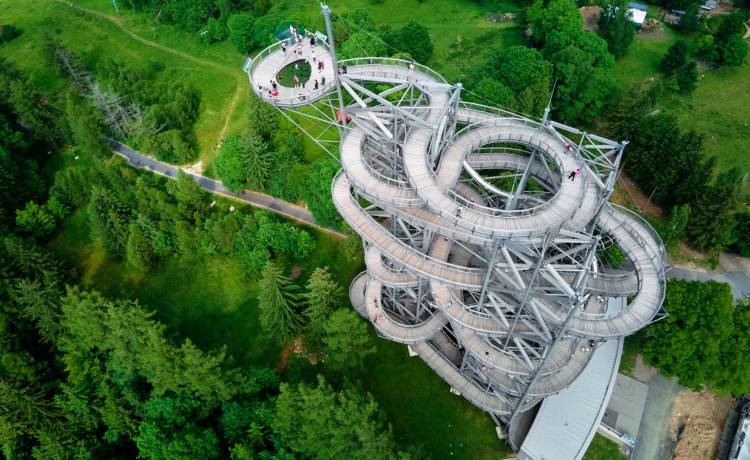 Wieża widokowa Sky Walk w Świeradowie-Zdroju, fot. shutterstock.com 