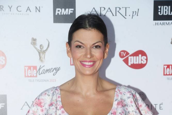 Alżbeta Lenska nago w wodzie. Artystyczny kadr skradł serca internautów [FOTO]