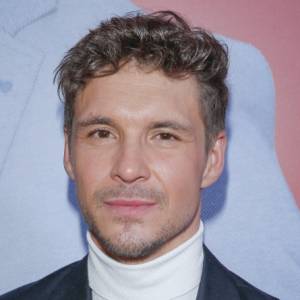 Tak Mikołaj Roznerski wyglądał dekadę temu. Internauci są zgodni: "Starszy o niebo lepszy" [FOTO]