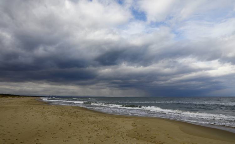 Komunikat RCB: Neutralizacja min morskich. Zakaz zbliżania się do plaży w Gdańsku i powiecie nowodworskim