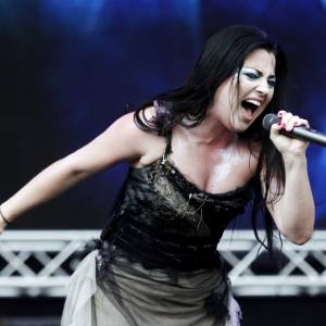 Pamiętacie "Bring Me to Life"? Zobaczcie, jak dzisiaj wygląda Amy Lee z Evanescence 