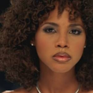 Ta jedna piosenka wyniosła ją na szczyt list przebojów. Choroba prawie zakończyła jej karierę