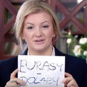 Karolina Plachimowicz z "Projektu Lady" nago. Ma za sobą serię operacji plastycznych i dawno już tak nie wygląda