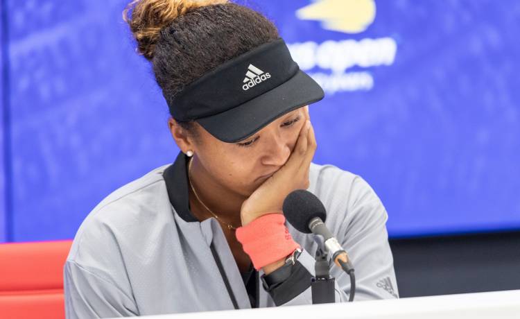 Naomi Osaka wycofała się z French Open. Gwiazdy sportu wspierają decyzję tenisistki. "Wielki szacunek"