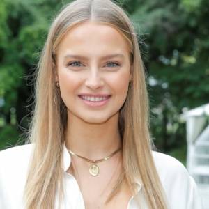 Karolina Pisarek odsłania ciało w skąpym bikini. "Królowa" - komentują internauci 