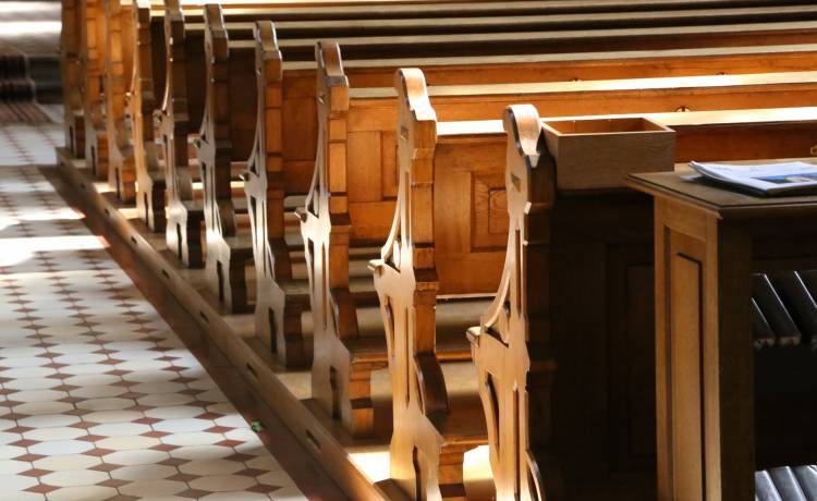 20-latka rozebrała się podczas mszy i opluła księdza. Kobieta zakłócała nabożeństwo w Bazylice Mariackiej                 