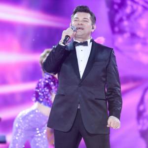 Zenon Martyniuk poprawił urodę? Dziś już tak nie wygląda. Zmiana jest kolosalna [ZDJĘCIA]