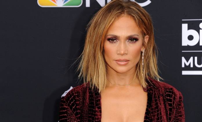 Jennifer Lopez tańczy na rurze! [WIDEO]                   