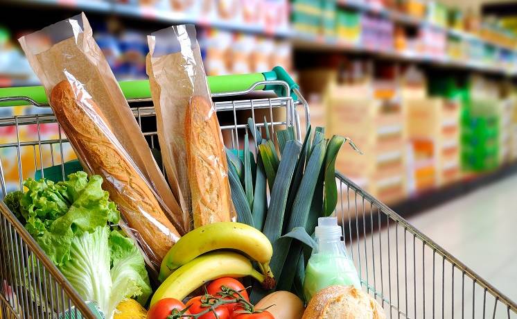 Zapłacimy mniej za jedzenie? 0-procentowy VAT na żywność. Minister finansów odpowiada!