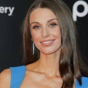 Gwiazda serialu: "BrzydUla 2" w naturalnej wersji. Tak Julia Kamińska pokazała się w sieci! Internauci patrzą na jej nową fryzurę [ZDJĘCIA]