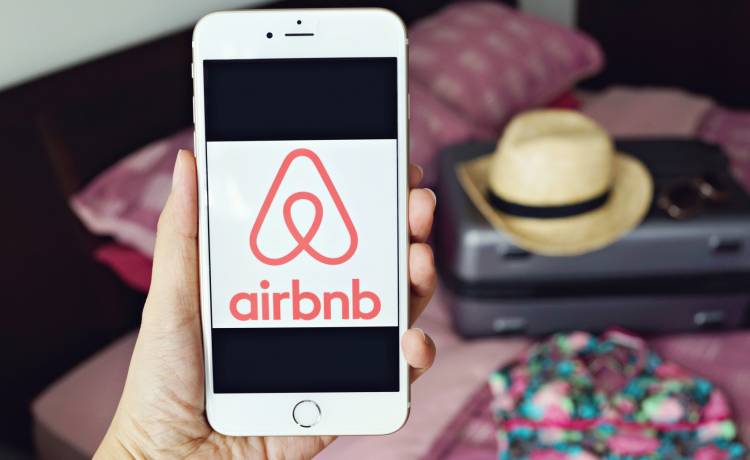 Airbnb zakazuje imprez i wprowadza ograniczenia wiekowe. Nowe zasady wynajmu mieszkań