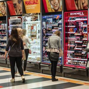 Rossmann. Wystartowała wielka wyprzedaż! Sprawdź, co kupisz na promocji!                                                              