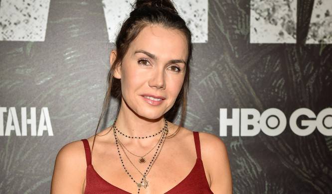 Olga Bołądź na gorącej fotografii! Aktorka zapozowała w stroju kąpielowym 