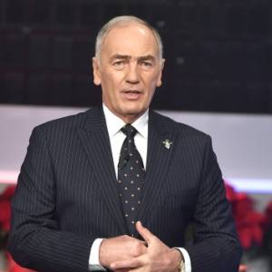 "Familiada". Te "wpadki" przejdą do historii programu! Produkcja tłumaczy i zalicza kolejną gafę [WIDEO]            