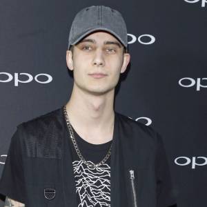 "Co ty masz w głowie?". Influencer urządził sobie nagą sesję z ośmiornicą 