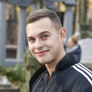 Adam Zdrójkowski ma brata bliźniaka. Jak wygląda? "Podobno niepodobni"