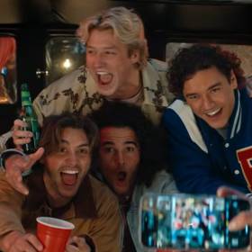 To będzie najlepszy serial o hokeistach? Prime Video prezentuje „Off Campus”!