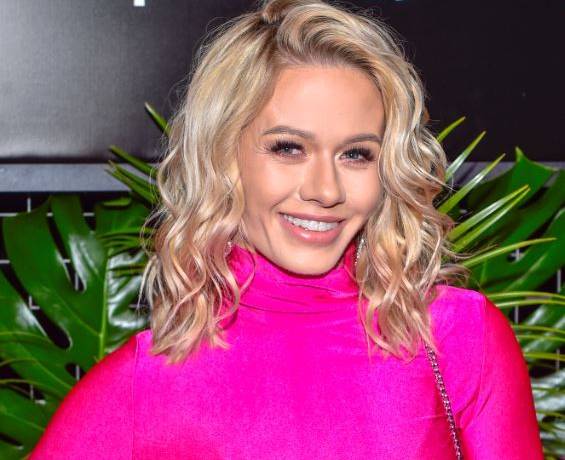 Kasia Dziurska w prześwitującej, koronkowej kreacji na weselu. "Wow przyćmiłaś Pannę Młodą" - piszą zachwyceni fani