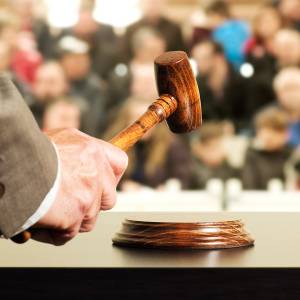 Pianino Freddiego Mercury'ego trafi na licytację! Ile potrzeba pieniędzy, by zostać jego właścicielem?