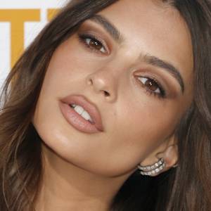 Ciężarna Emily Ratajkowski na nagich zdjęciach [+18 FOTO]