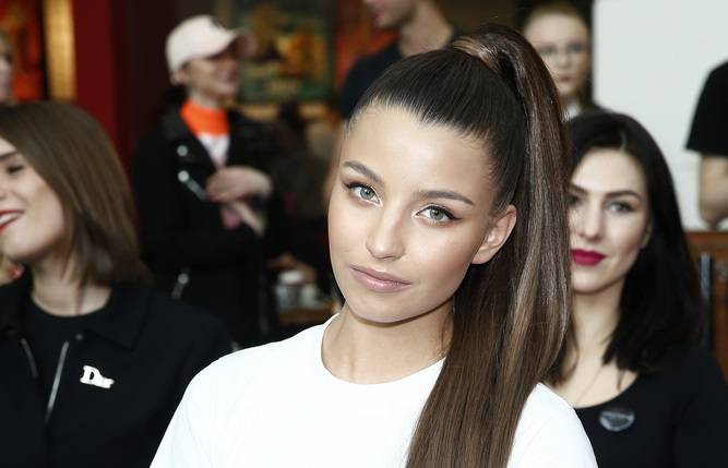 Ola Ciupa i Julia Wieniawa w identycznych strojach. Która wygląda lepiej?