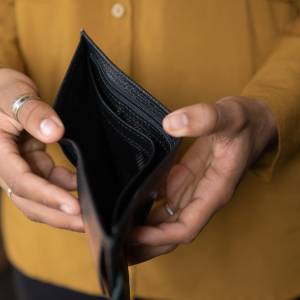 Policja: "Uwaga na fałszywe SMS-y!". Służby ostrzegają przed oszustami 