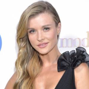 Joanna Krupa w nocnej koszuli i z córką na rękach. Modelka zachwyca naturalnością! 