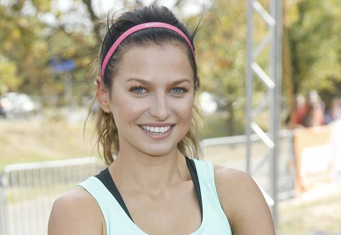 Anna Lewandowska publikuje zdjęcia córek. Fani: "Małe Truskaweczki", "Gratulacje"