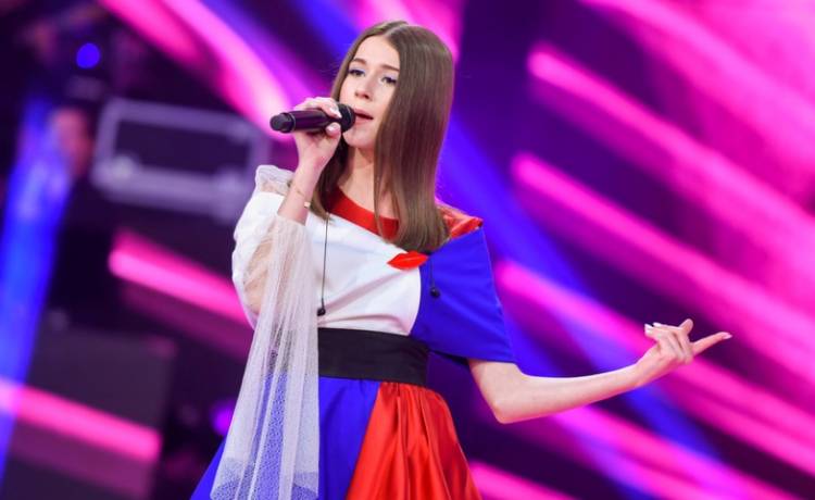 Roxie "Live It Up". Roksana Węgiel ma niespodziankę dla fanów!