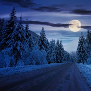 To ostatnie takie zjawisko w tym roku! Zimny Księżyc już wkrótce na niebie