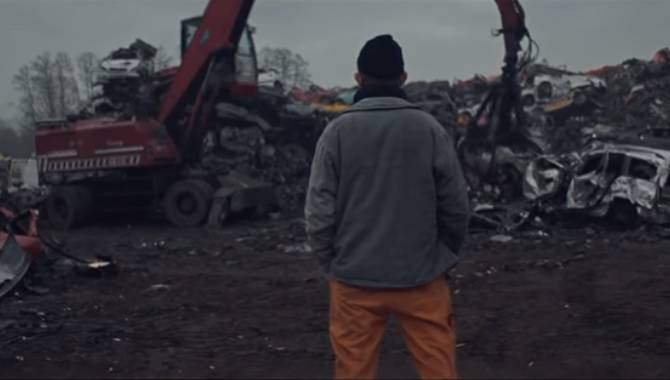 Artur Rojek wraca z nowym singlem! Jak Wam się podoba "Sportowe życie"?                                                       