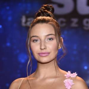 Julia Wieniawa w czułym pocałunku z Nikodemem Rozbickim. Wyjątkowo osobisty kadr urzekł internautów! "Cudownie wyglądacie razem" [ZDJĘCIE]