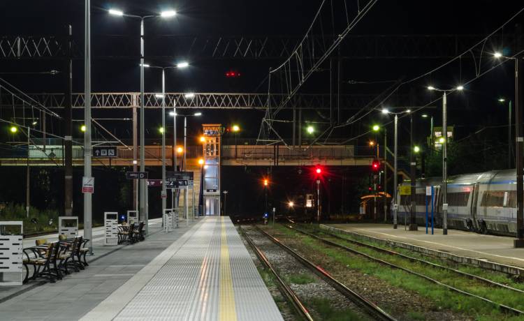 Zmiana czasu z zimowego na letni. Tak będą kursować pociągi PKP Intercity